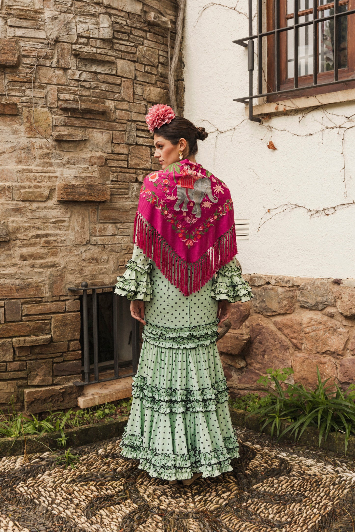 Modelo Pau verde by Notelodigo Moda Flamenca (Sevilla).
