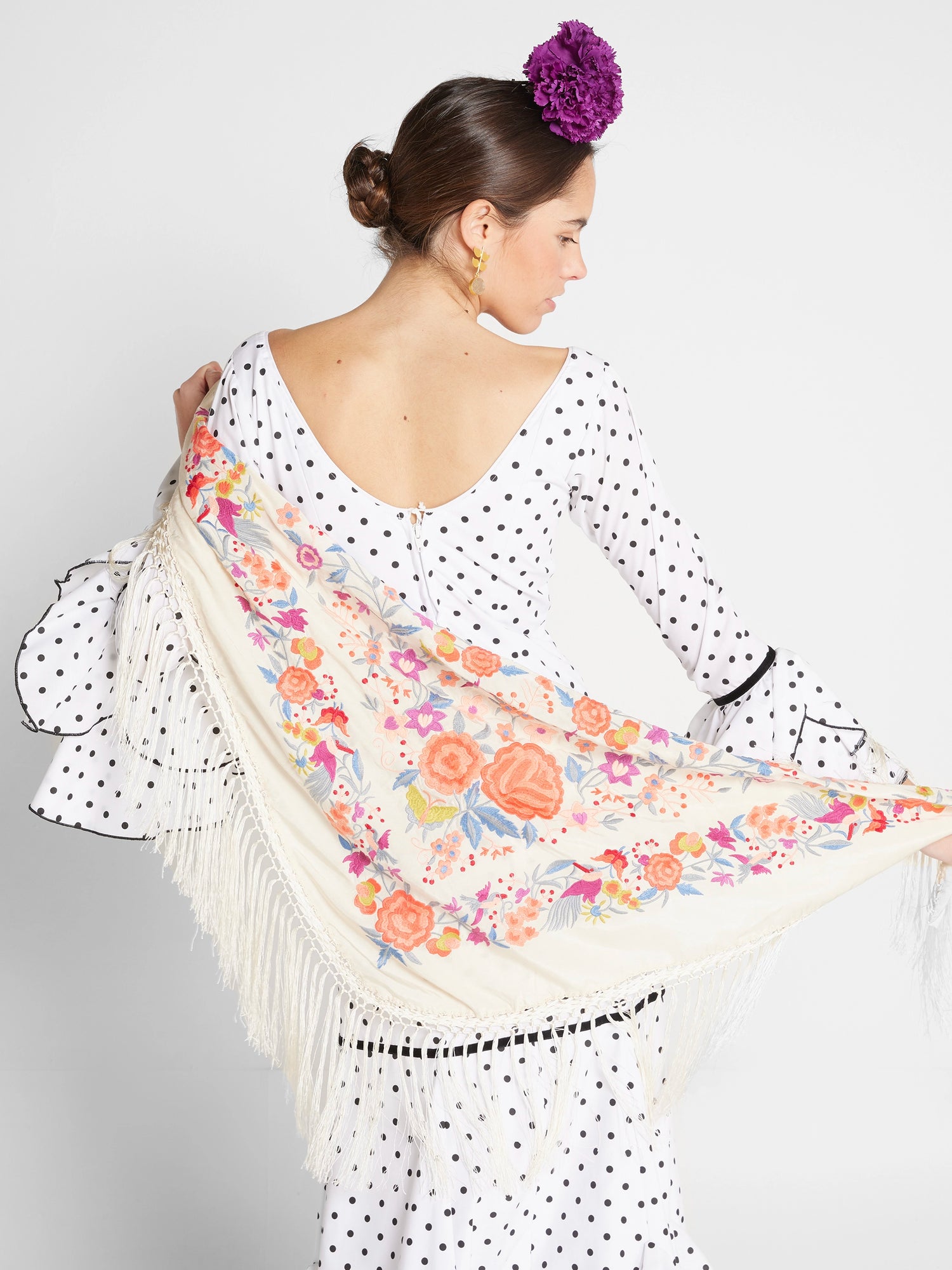 Mantones - MANTON SEDA BORDADO A MANO HUESO FLORES NARAJAS W21