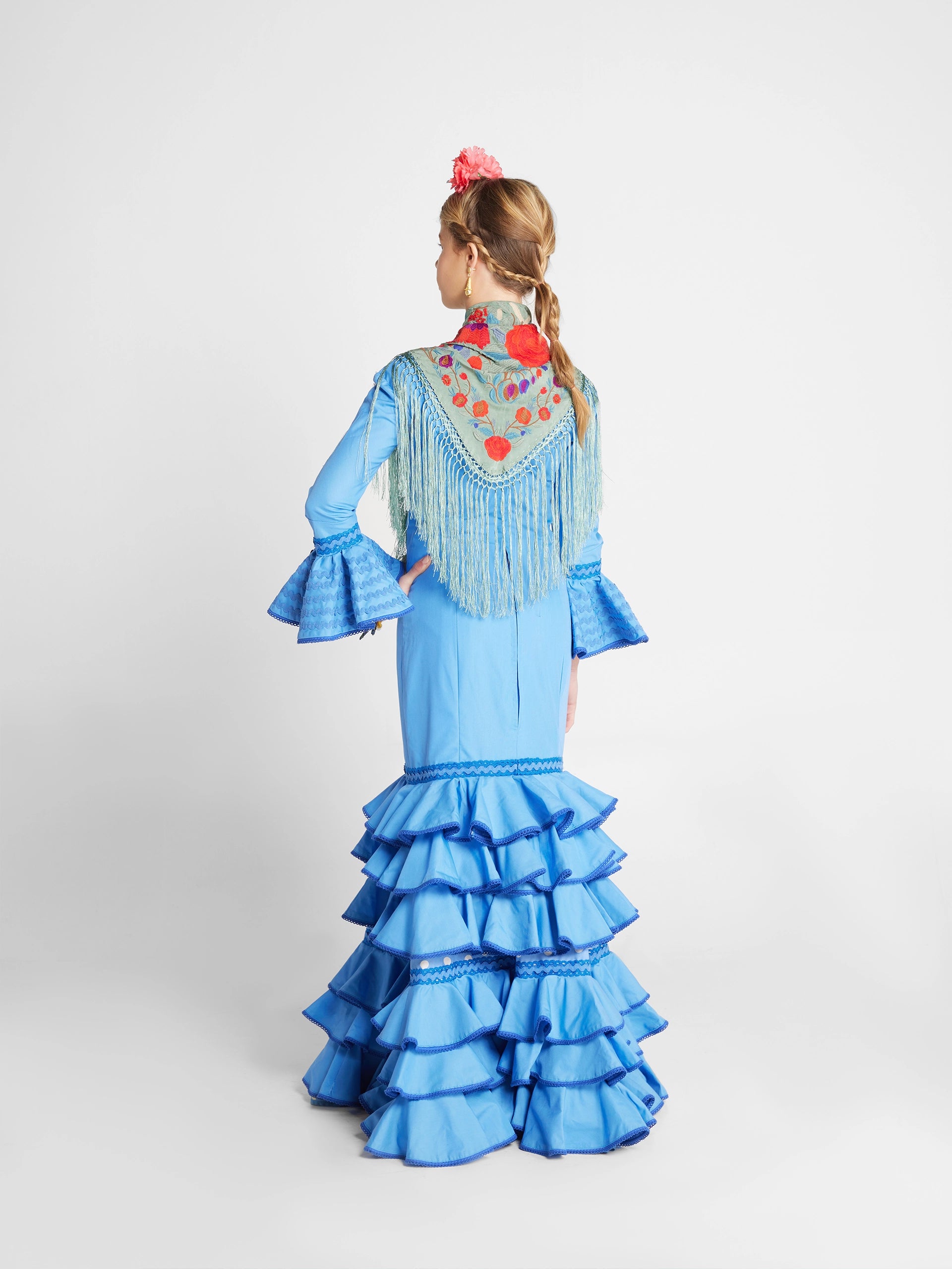 MANTON SEDA BORDADO A MANO VERDE AGUA EMPOLVADO K7