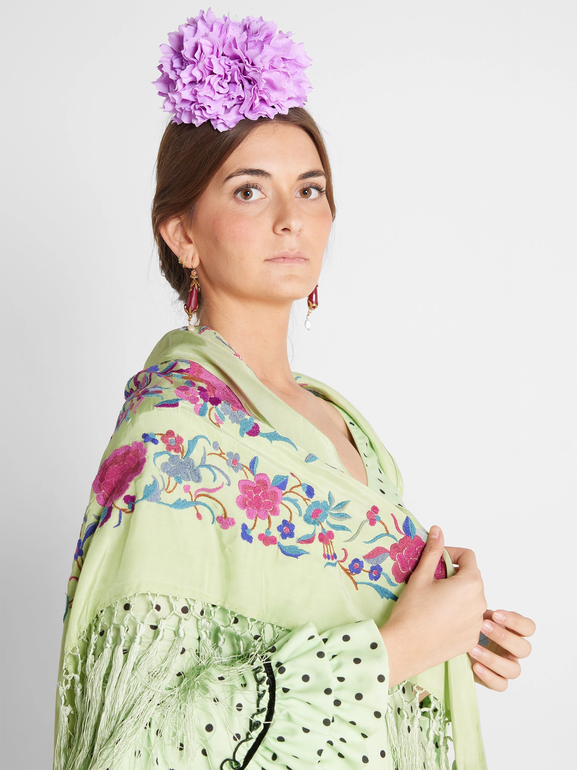MANTON SEDA BORDADO A MANO VERDE LIMA FLORES ROSA W19