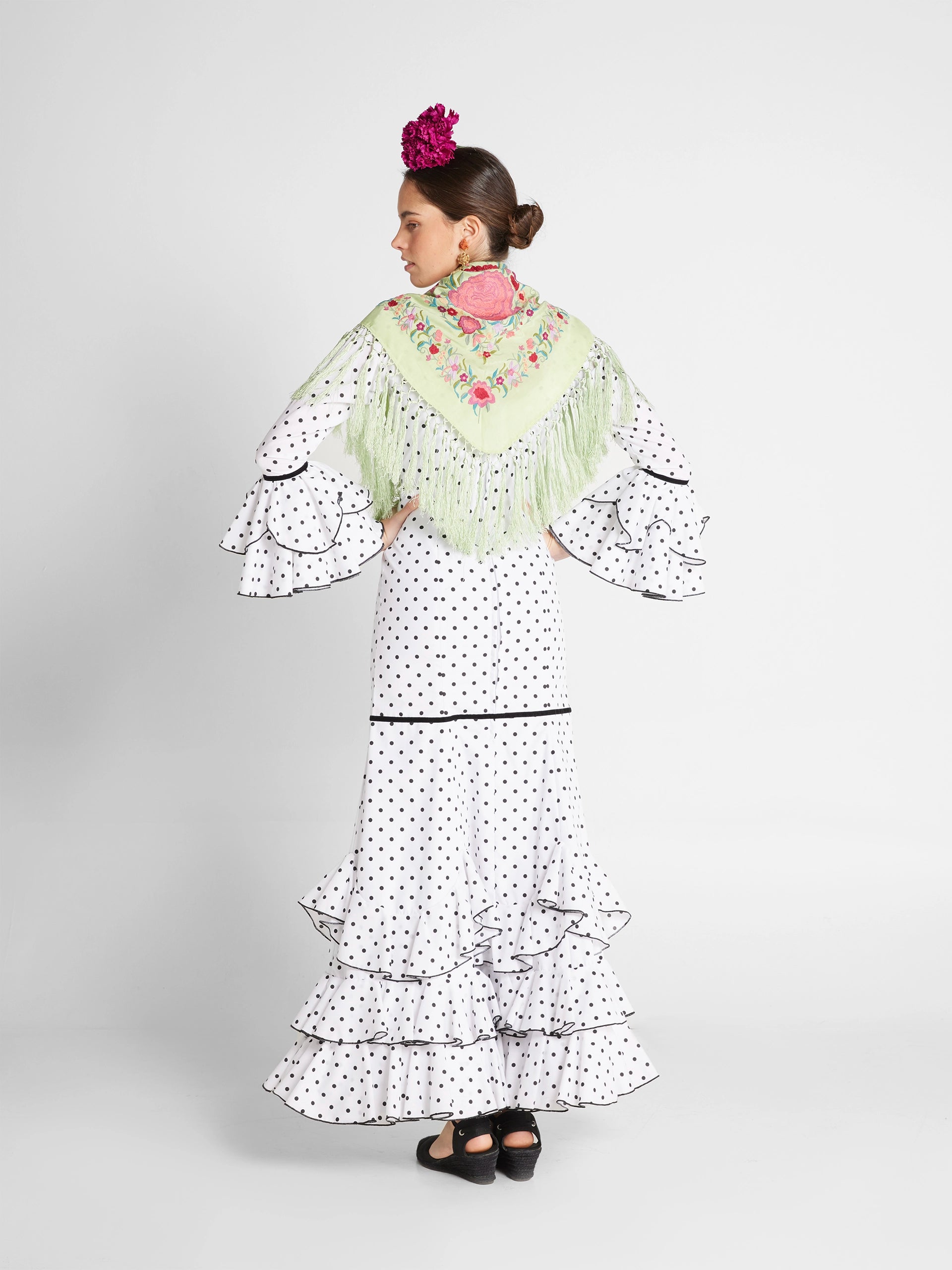 MANTON SEDA BORDADO A MANO VERDE LIMA W20