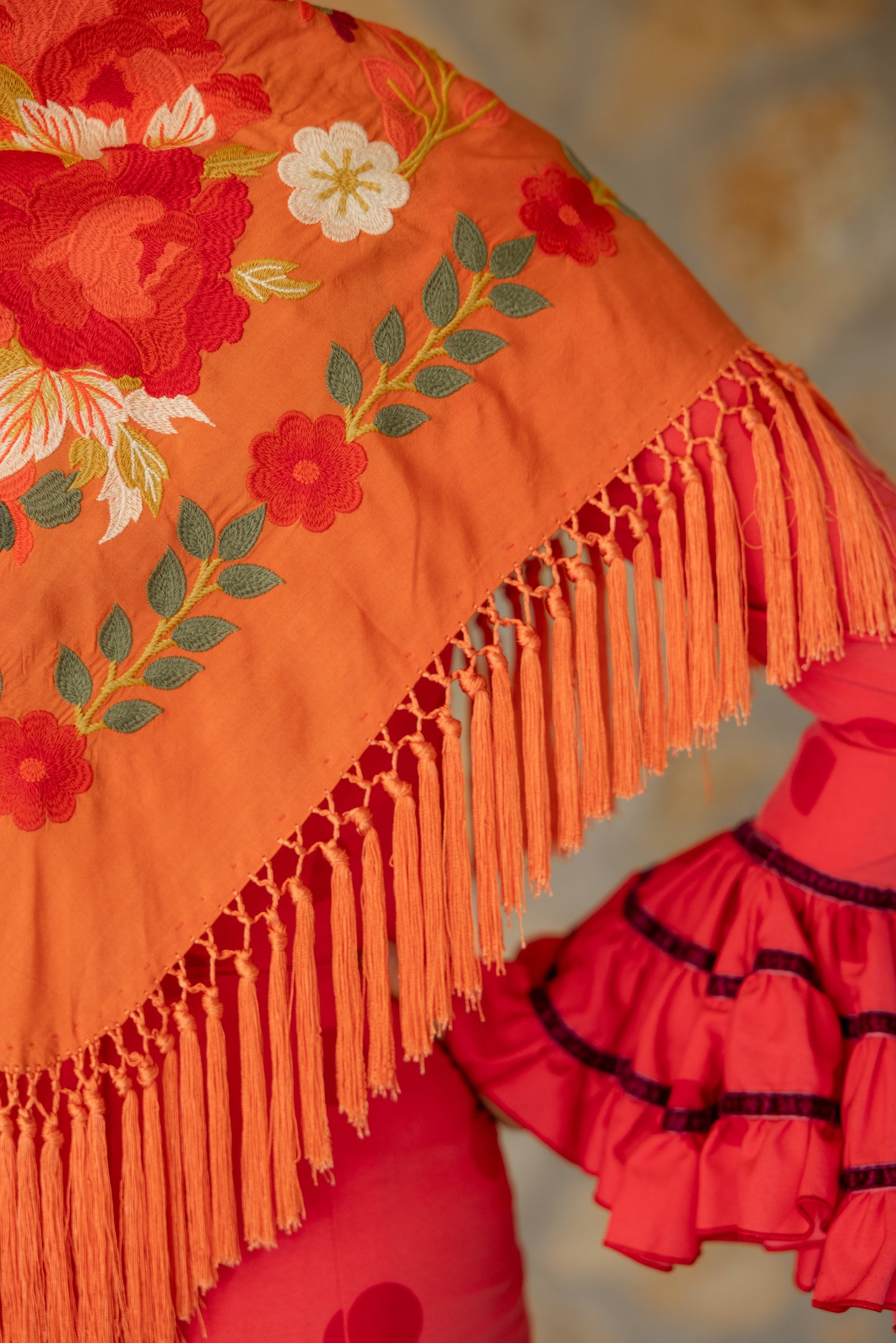 Mantón de seda flecado a mano naranja