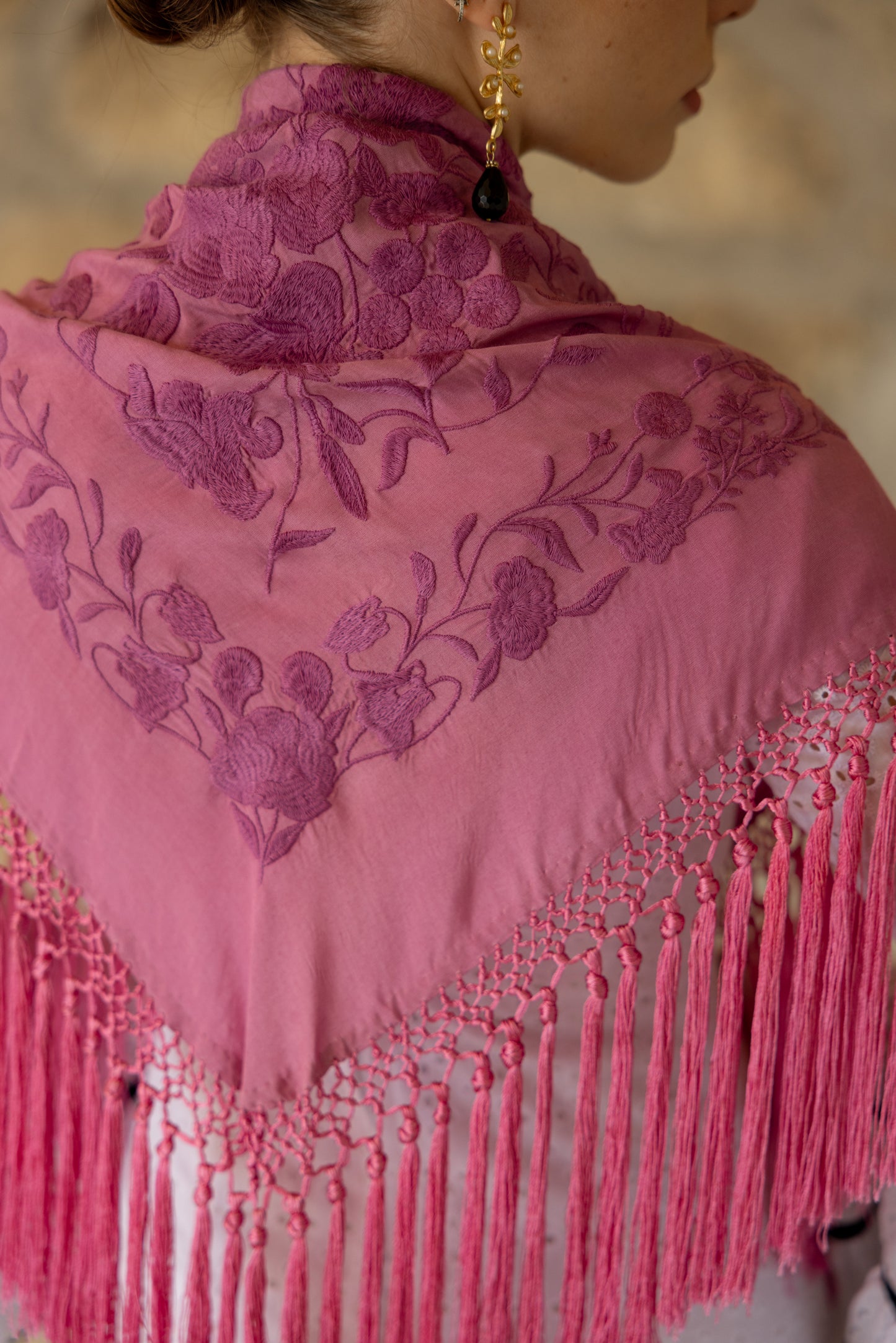 Mantón de seda flecado a mano rosa empolvado