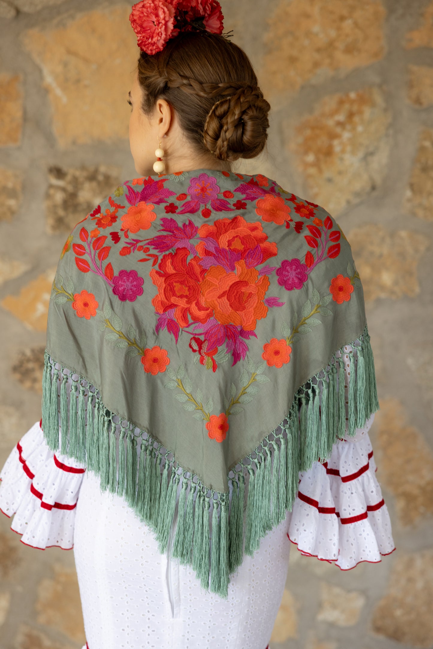 Mantón de seda flecado a mano verde jabonoso