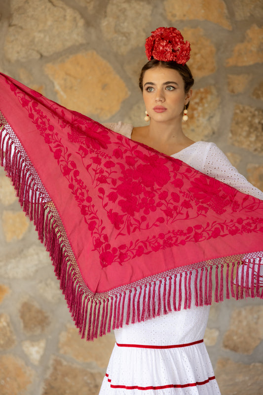 Mantón de seda flecado a mano fresa