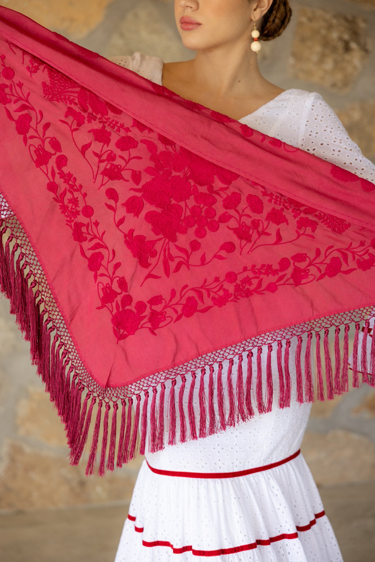 Mantón de seda flecado a mano fresa