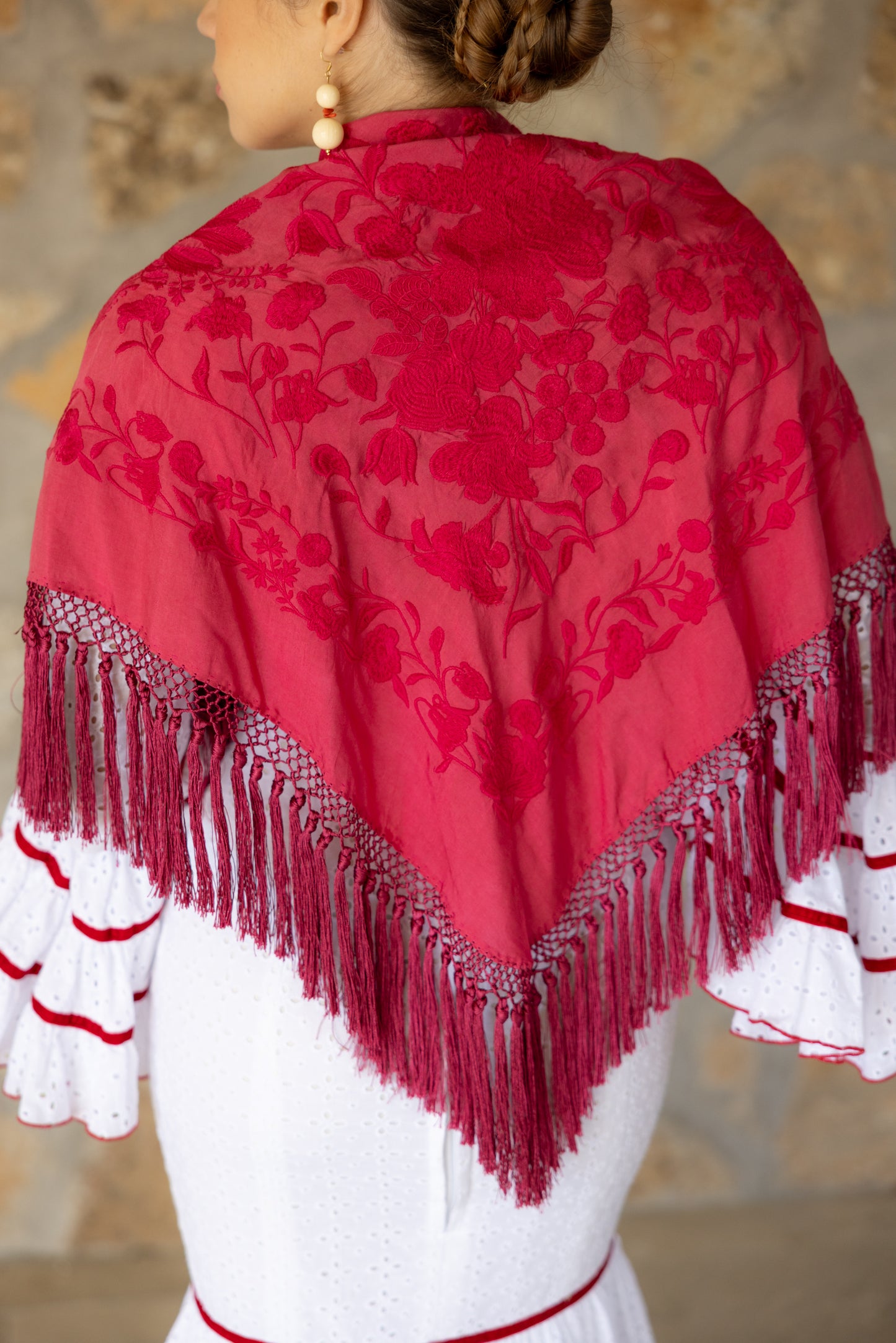 Mantón de seda flecado a mano fresa