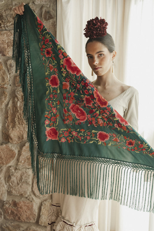 Mantón de seda flecado a mano verde - Rent il Clavel