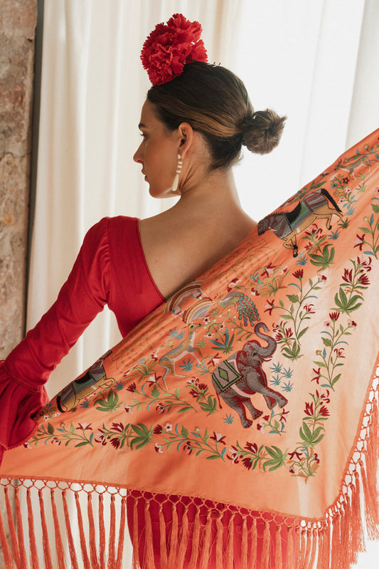 Mantón de seda flecado a mano color teja