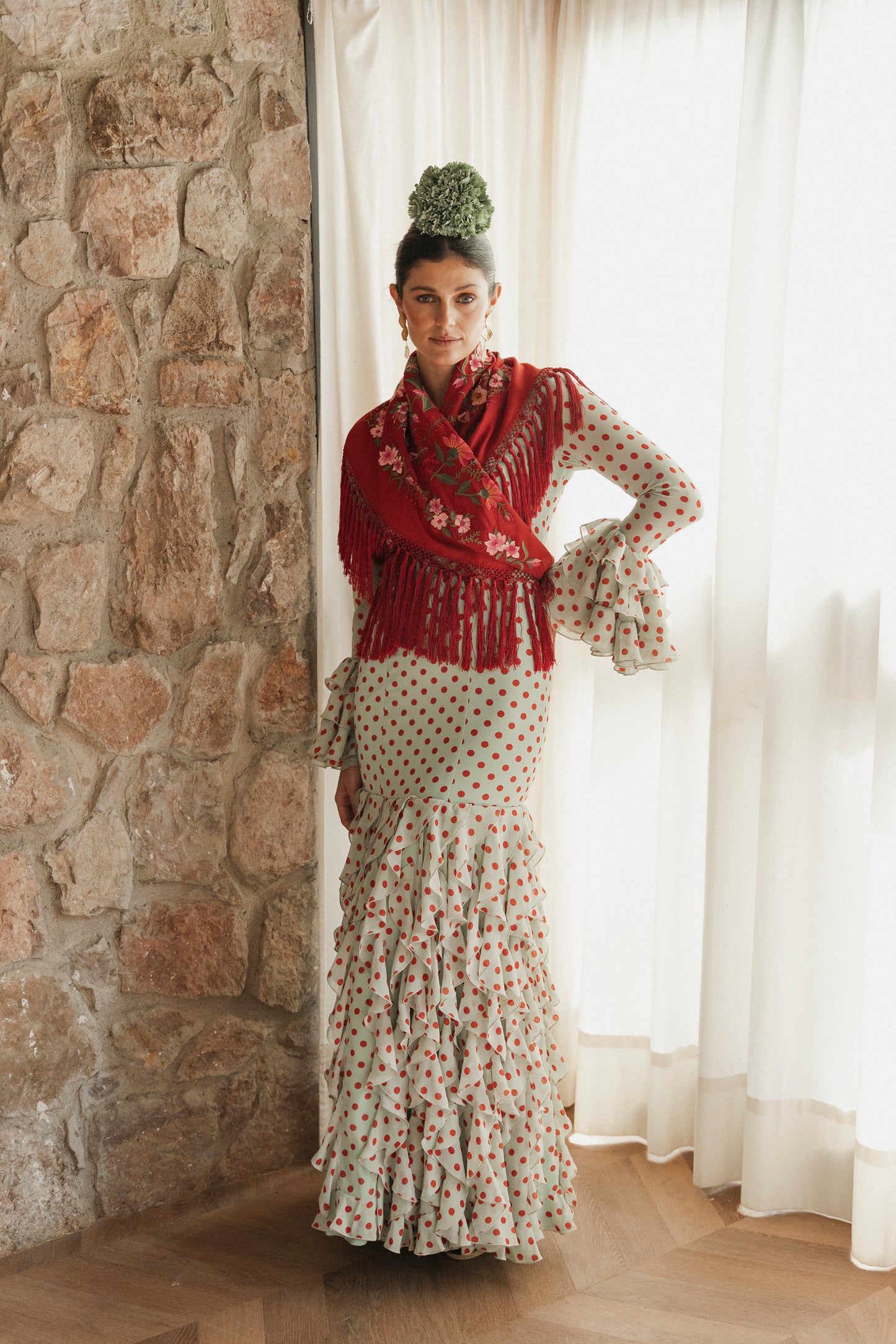 Modelo Pau verde by Notelodigo Moda Flamenca (Sevilla).