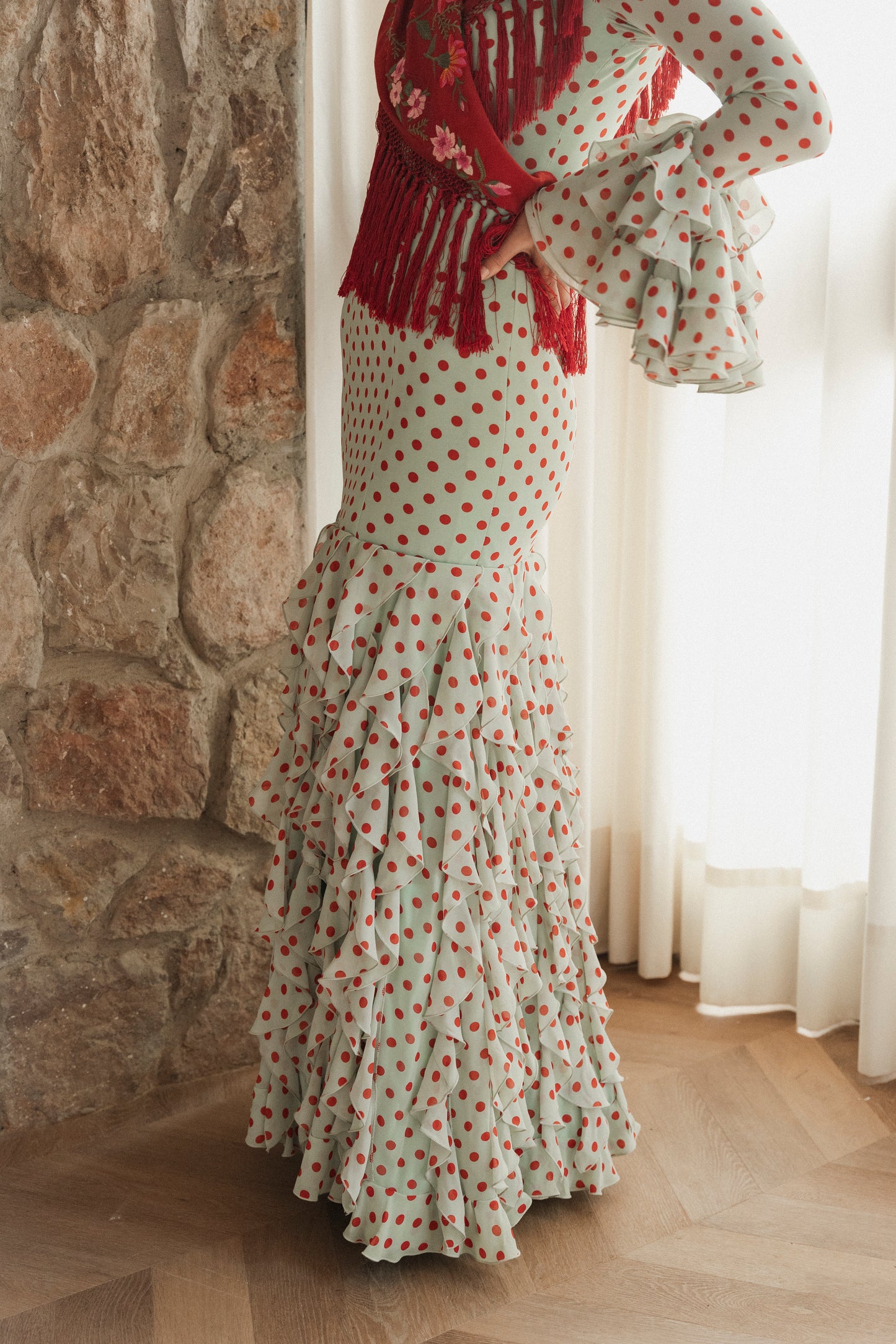 Modelo Pau verde by Notelodigo Moda Flamenca (Sevilla).