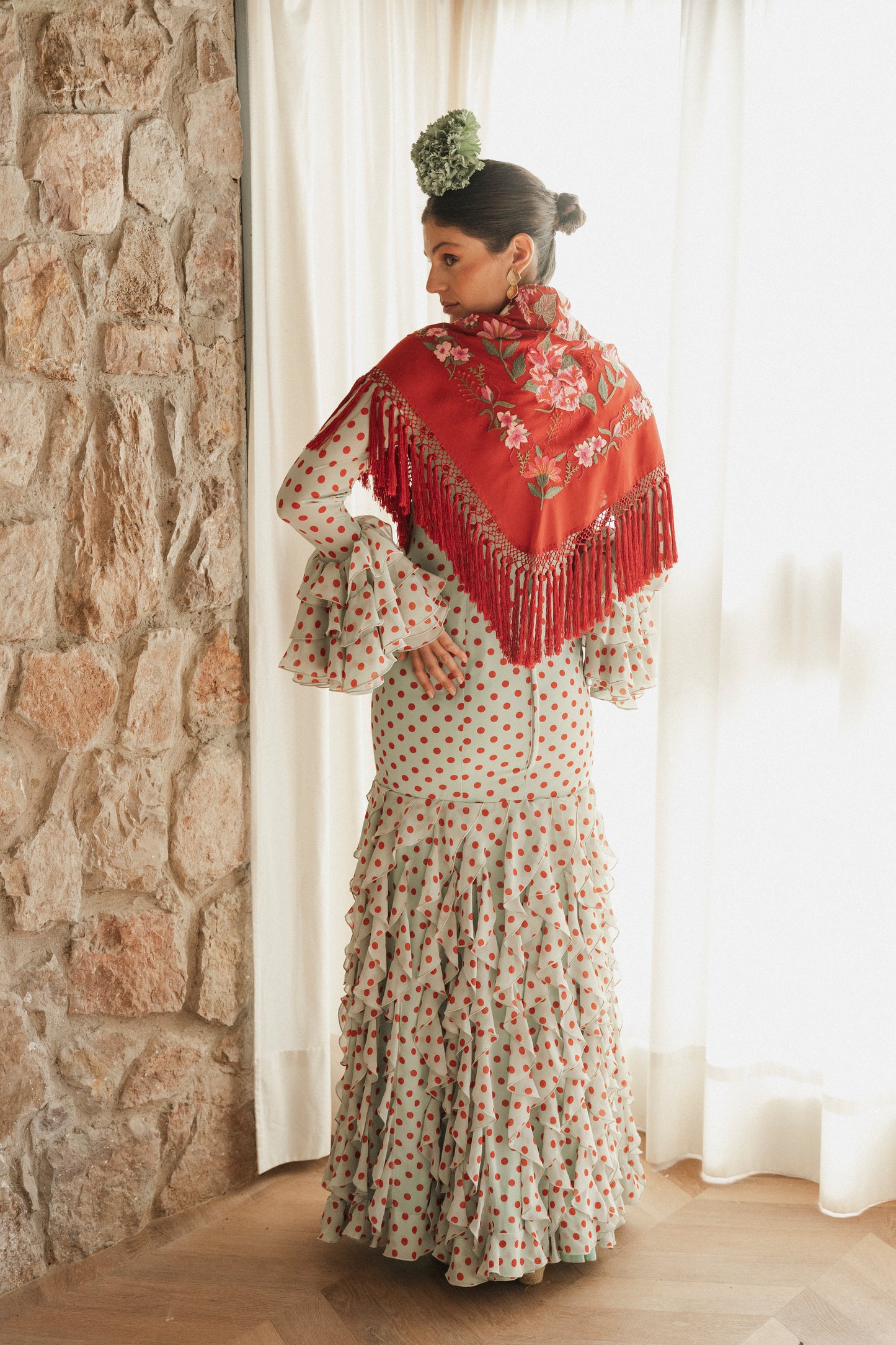 Modelo Pau verde by Notelodigo Moda Flamenca (Sevilla).