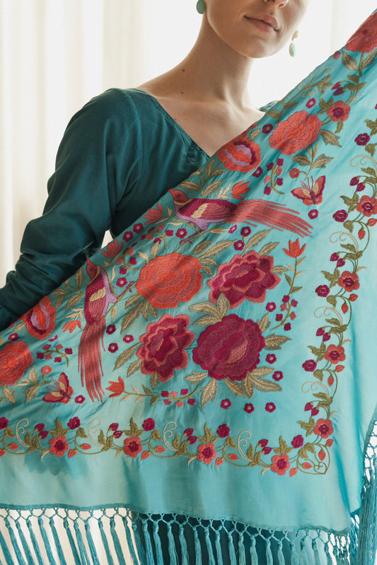 Mantón de seda flecado a mano turquesa